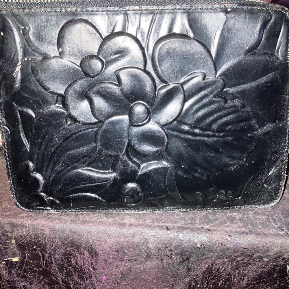 Patricia Nash Cassini Wristlet Black Tooled Leather. NWOT